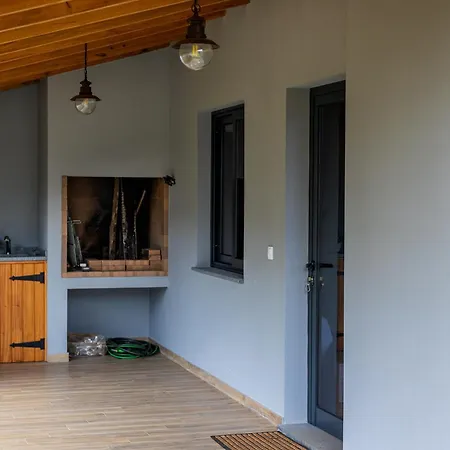 Дом отдыха Mountain By Lavibes